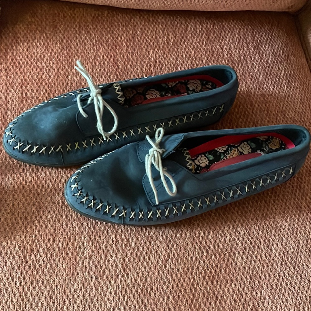 Vintage hush puppies leather moccasin loafers
